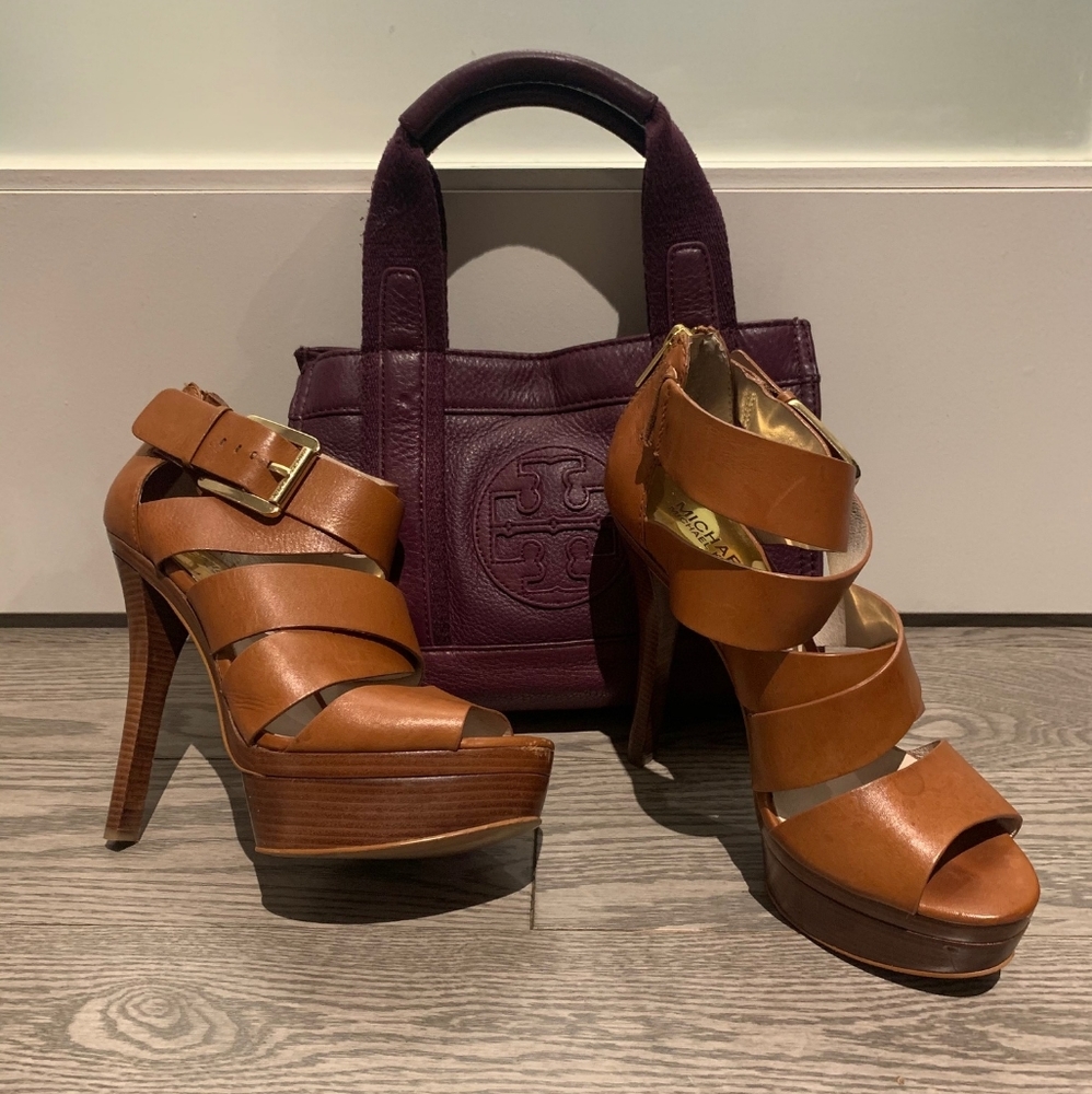 Beautiful Michael Kors Shoes🌹❣
